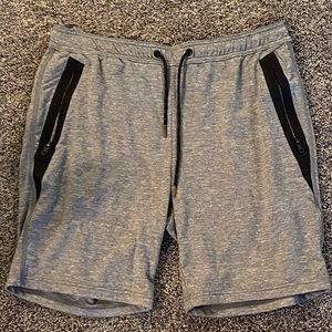 American Eagle Short | Size: L